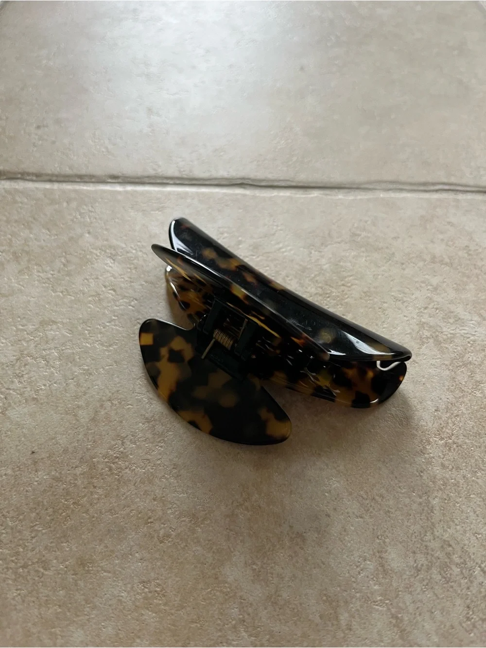 Charles J. Wahba Tortoiseshell Hair Claw Clip